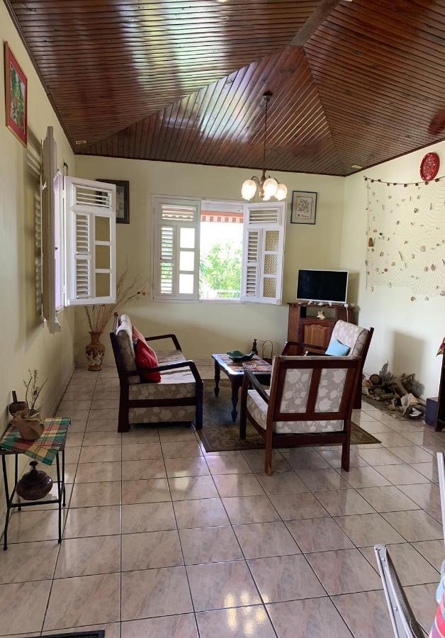 Hébergement mouchas F4 - dans Villa les Polycias Sainte-Luce Exterior foto