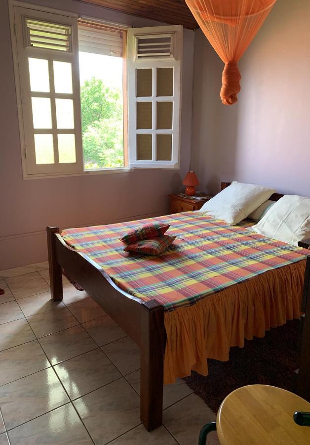 Hébergement mouchas F4 - dans Villa les Polycias Sainte-Luce Exterior foto